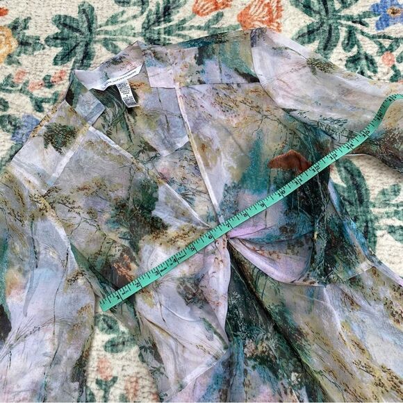 Diane Von Furstenberg Sheer Silk Blouse Size 8 all over print - Picture 4 of 5